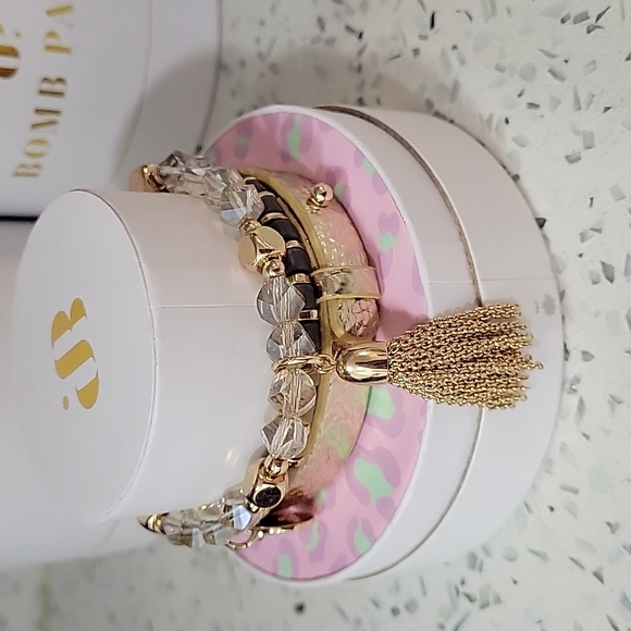 Adorable bracelets - Picture 2 of 3